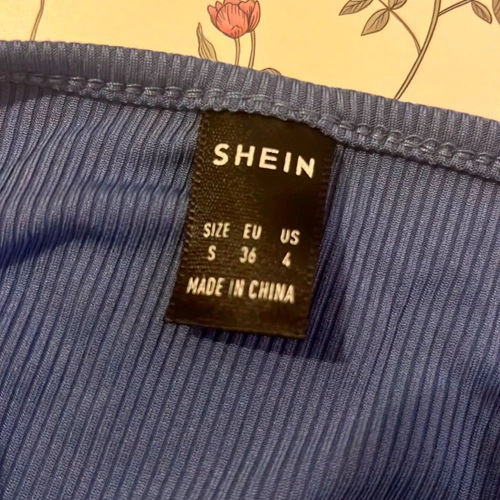 Blue crop top - Picture 3 of 3